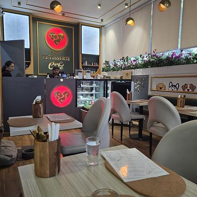 Paw Petisserie Cafe