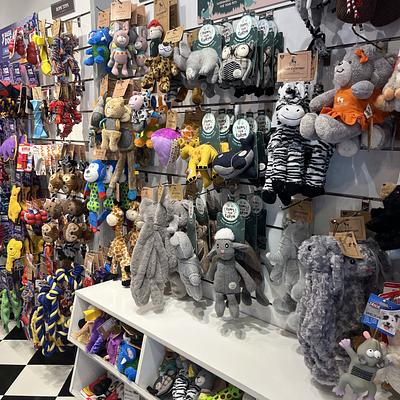 Heads Up For Tails Pet Supply Store | DLF Galleria Market, Gurgaon