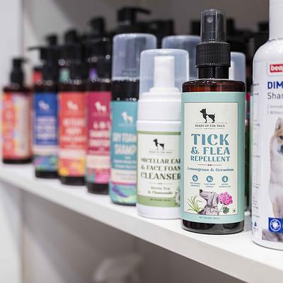 Heads Up For Tails Pet Supply Store | DLF Galleria Market, Gurgaon